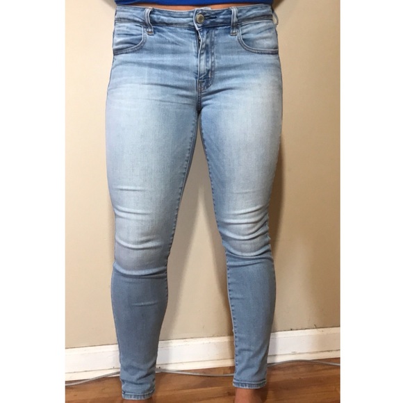 AMERICAN EAGLE 💫 SUPER STRETCH light wash jeans - Picture 2 of 7